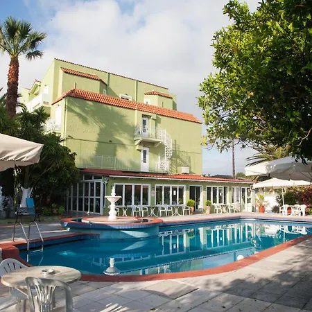 Hotel La Cite 3*