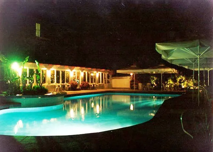 Hotel La Cite 3*